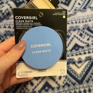 Covergirl Pressed Powder Oil Control- Classic Ivory